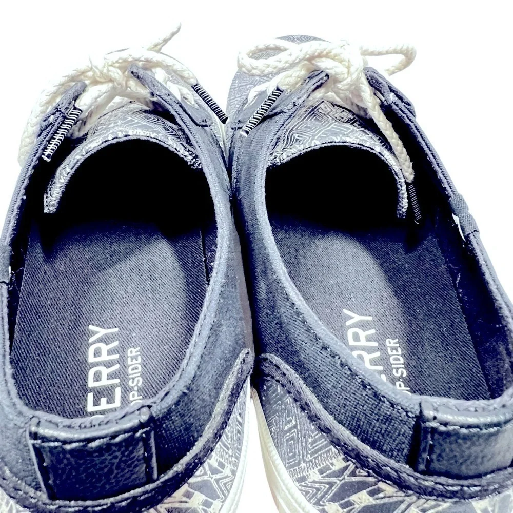 SPERRY Top-Sider Crest Ridge Navy White Lace-Up Sneakers Women's Size 9
